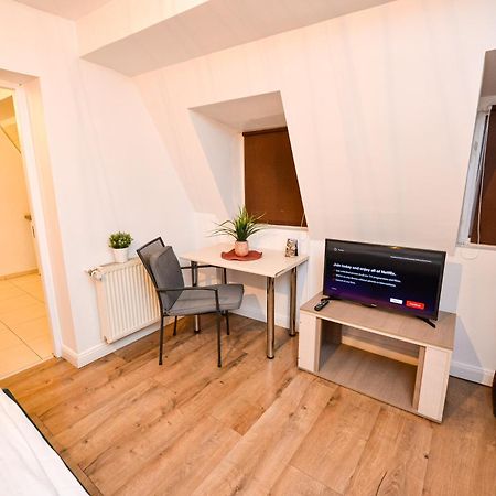 The Lincoln Suites - Central Shabbat Friendly Apartments ブカレスト エクステリア 写真