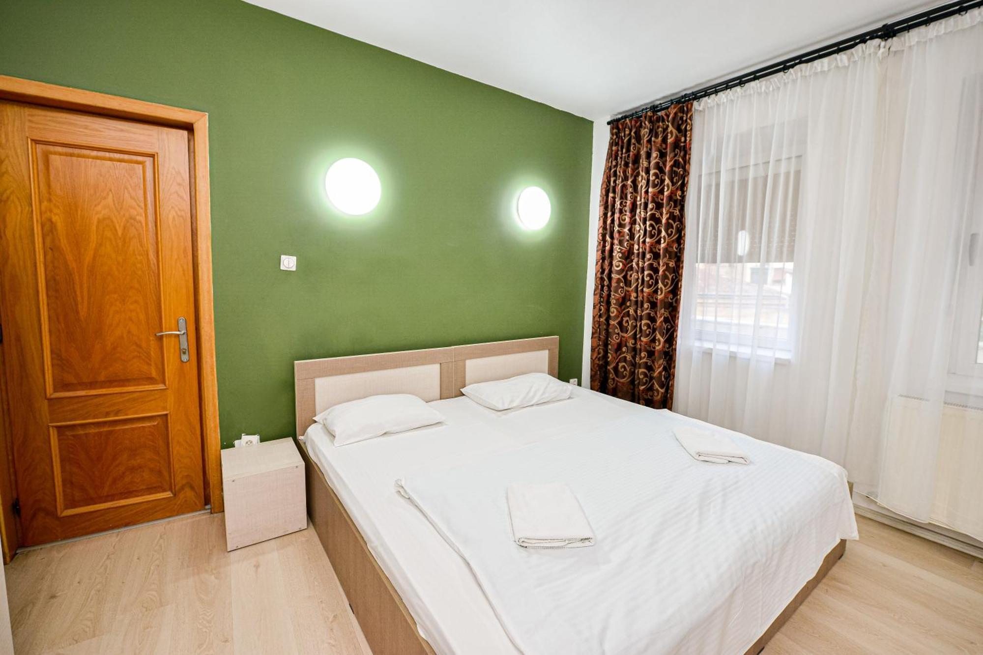 The Lincoln Suites - Central Shabbat Friendly Apartments ブカレスト エクステリア 写真