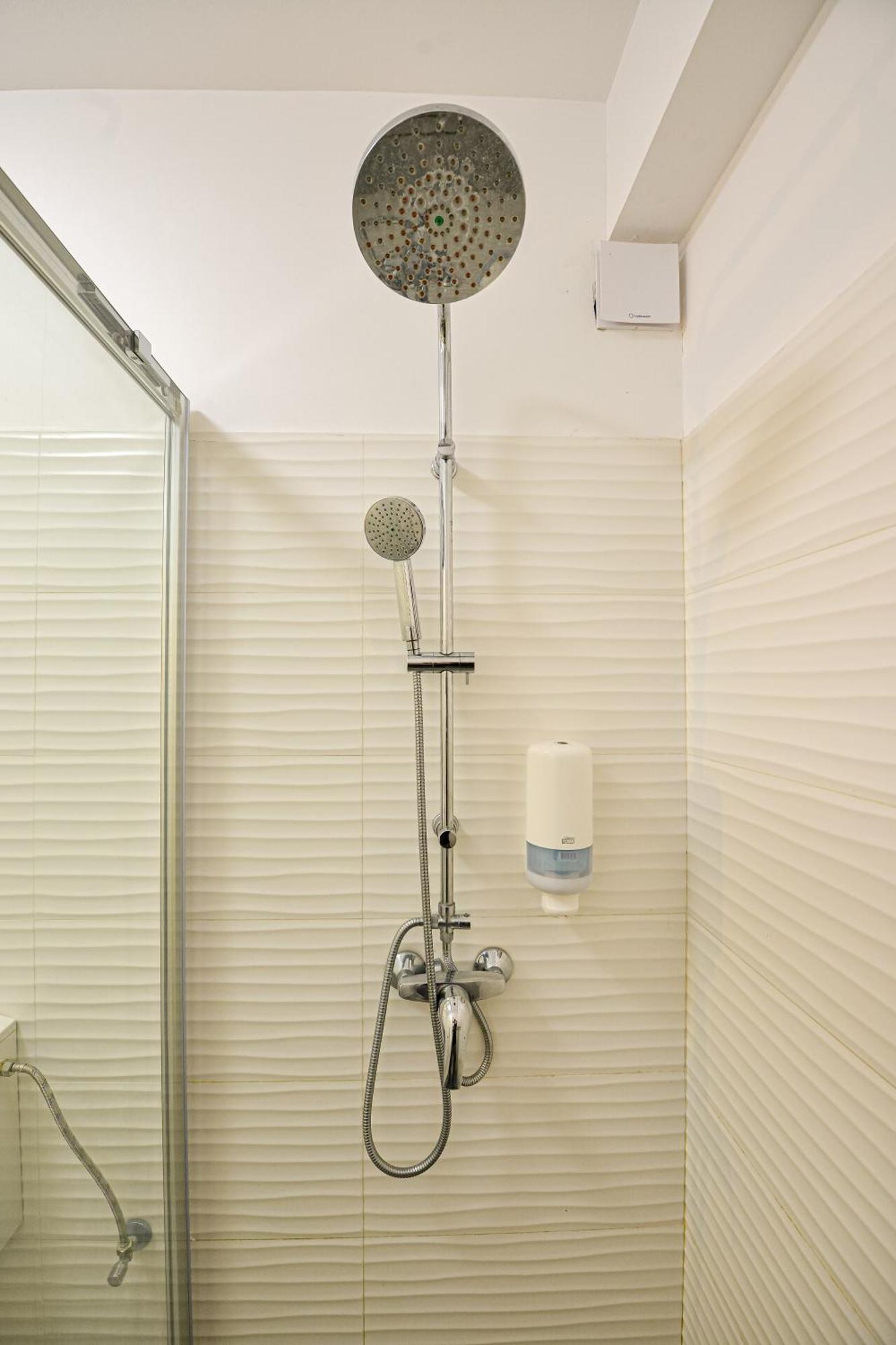 The Lincoln Suites - Central Shabbat Friendly Apartments ブカレスト エクステリア 写真