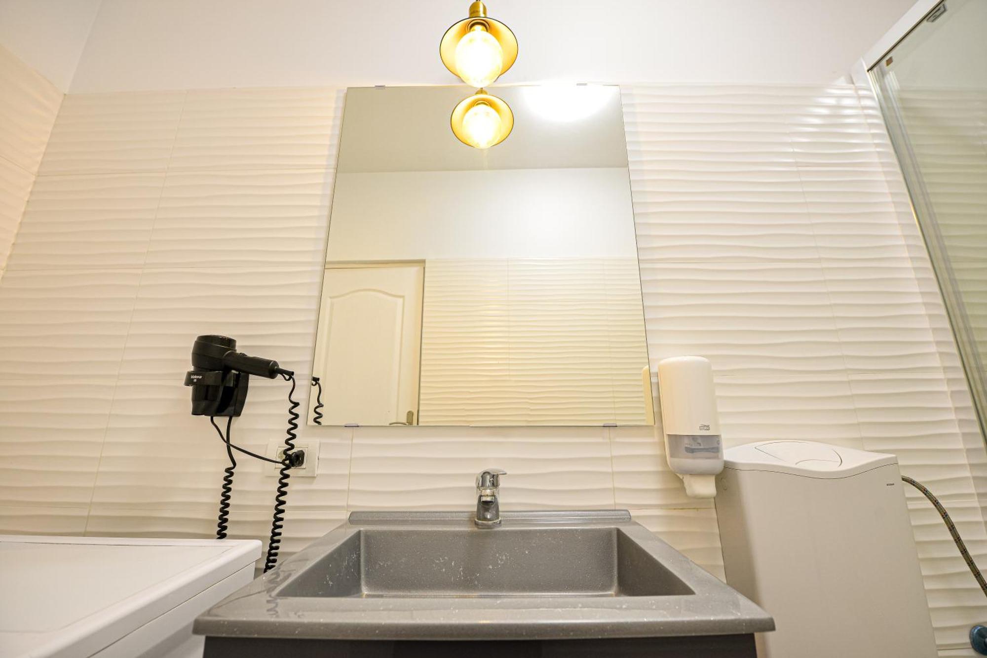 The Lincoln Suites - Central Shabbat Friendly Apartments ブカレスト エクステリア 写真