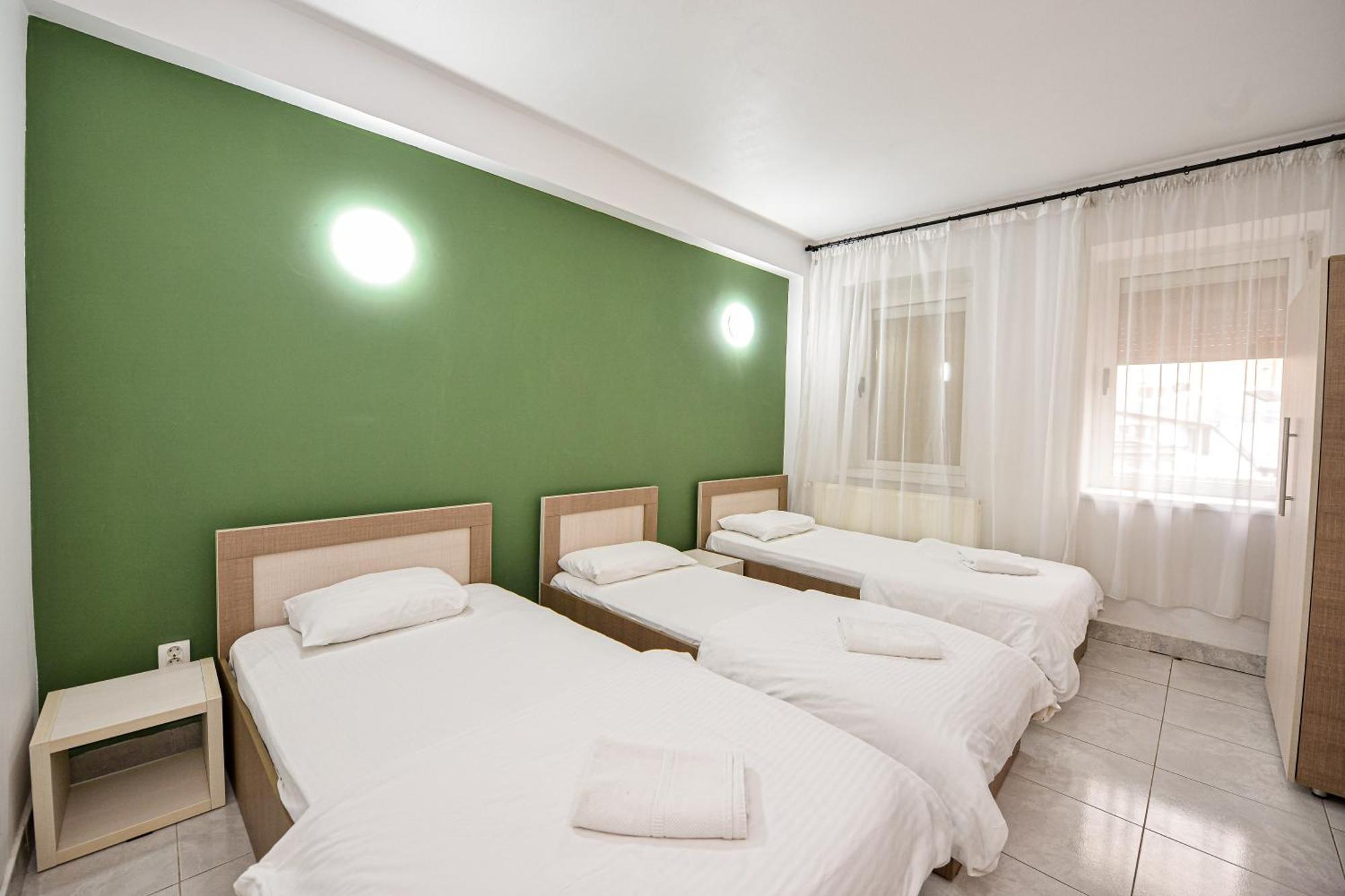 The Lincoln Suites - Central Shabbat Friendly Apartments ブカレスト エクステリア 写真