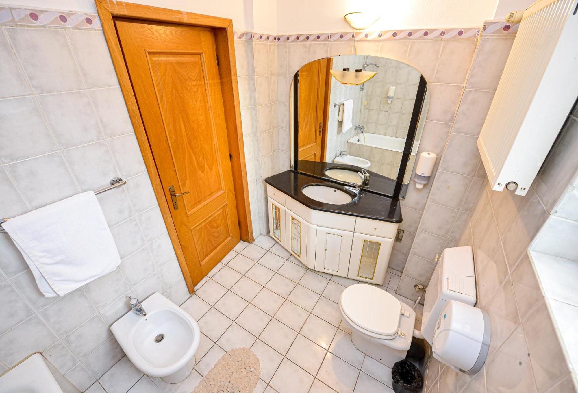 The Lincoln Suites - Central Shabbat Friendly Apartments ブカレスト エクステリア 写真